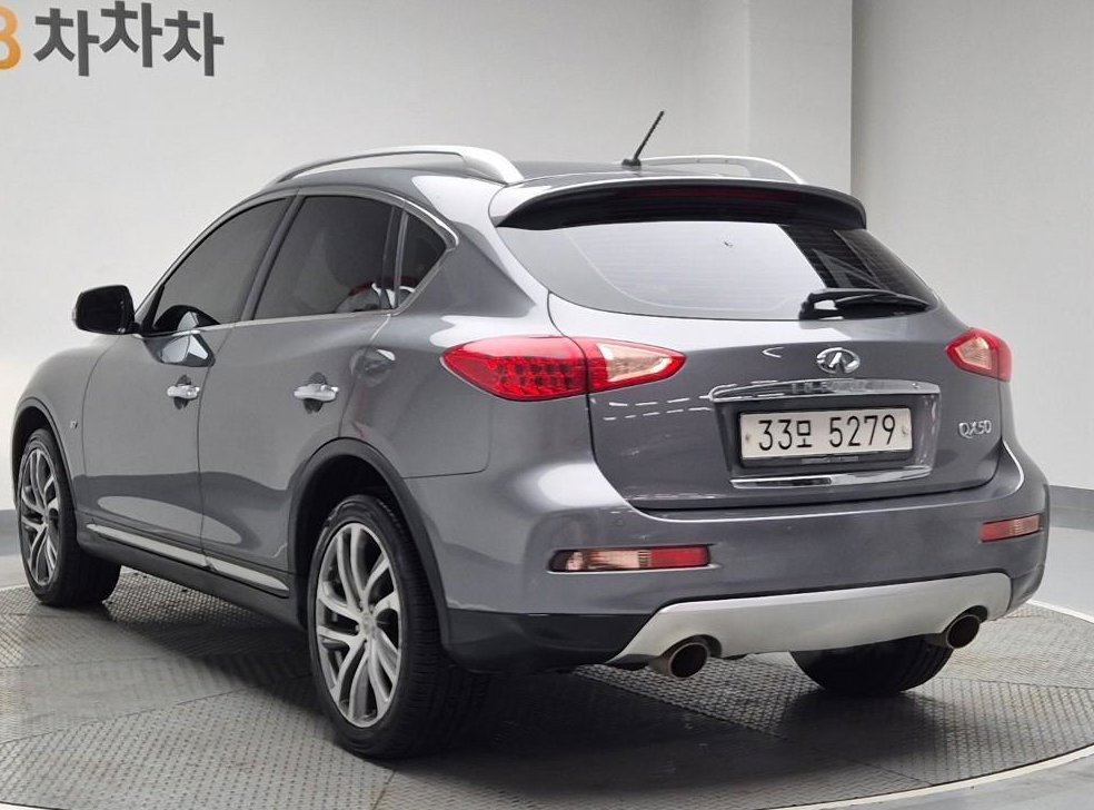 인피니티 QX 3.7 AWD 사진 3