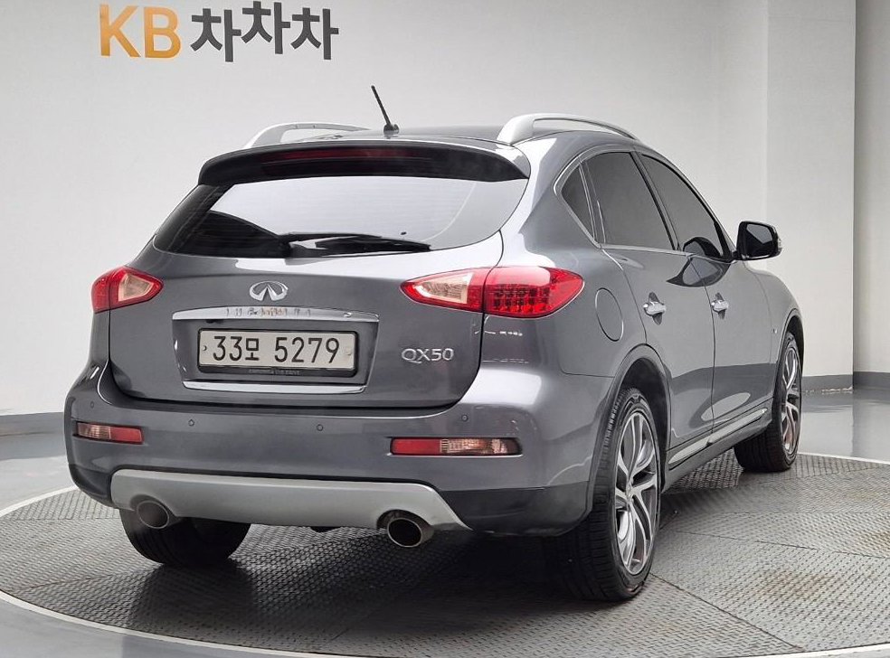 인피니티 QX 3.7 AWD 사진 4