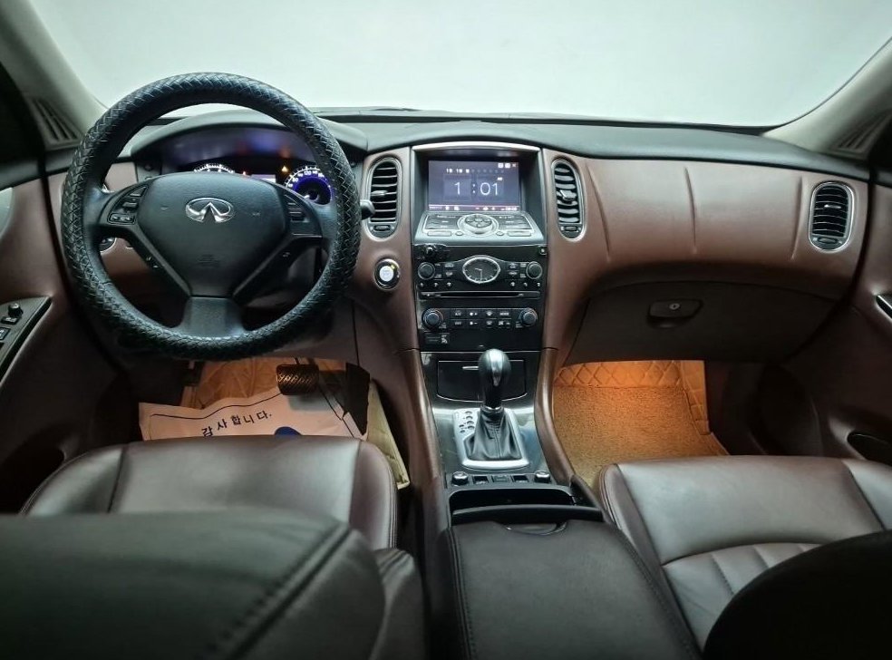 인피니티 QX 3.7 AWD 사진 7