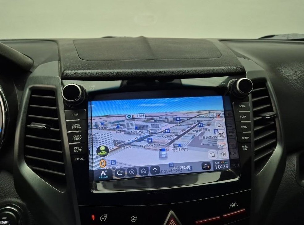 KG모빌리티(쌍용)  티볼리 4WD 디젤 VX 사진 13