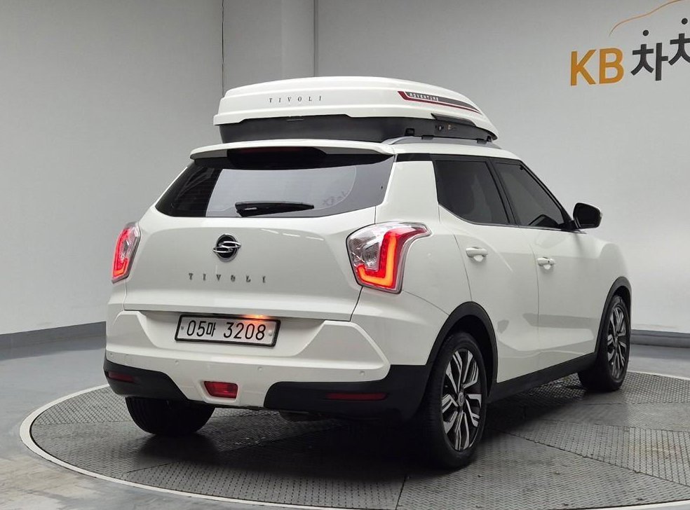 KG모빌리티(쌍용)  티볼리 4WD 디젤 VX 사진 3