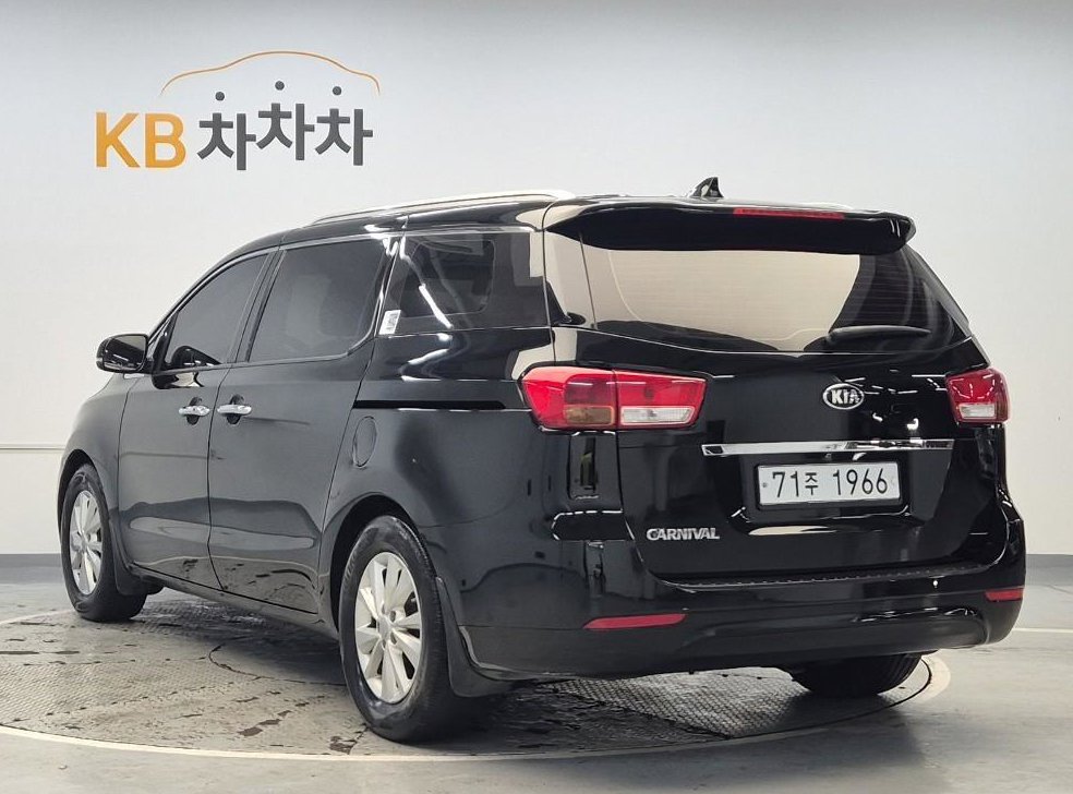 기아 카니발 디젤 11인승 럭셔리 사진 4