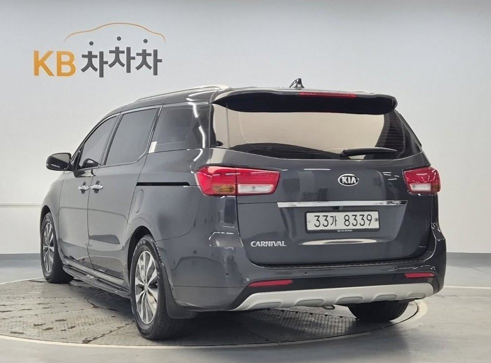 기아 카니발 디젤 9인승 럭셔리 사진 4