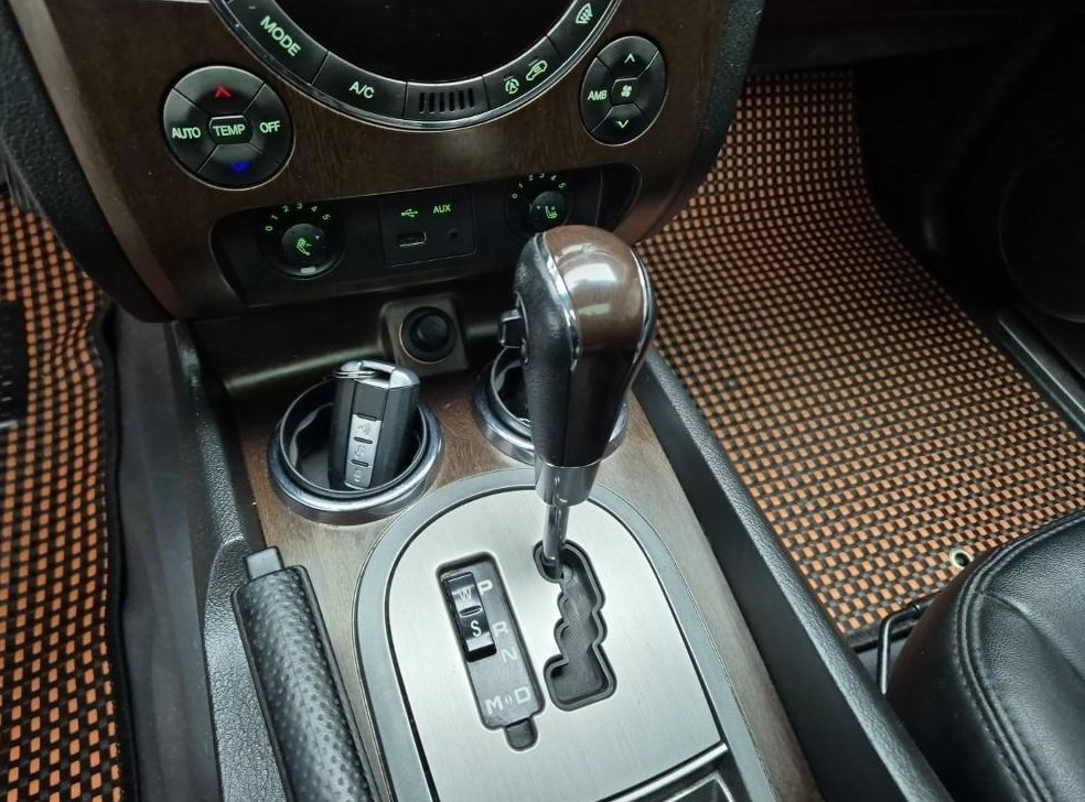KG모빌리티(쌍용)  렉스턴 2.0  2WD RX7 사진 8