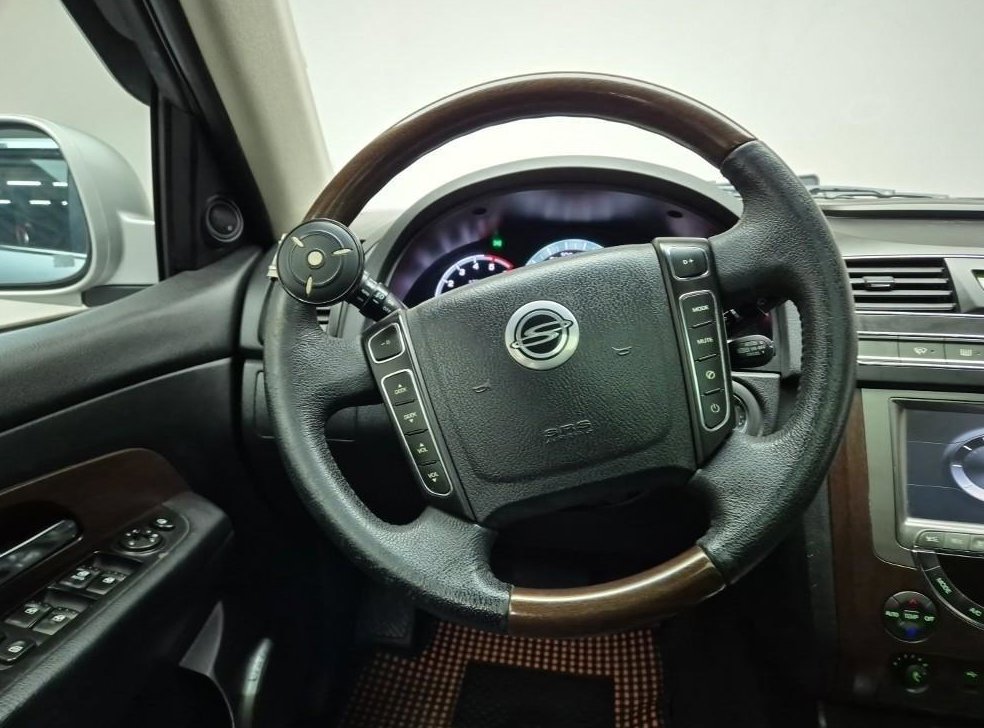 KG모빌리티(쌍용)  렉스턴 2.0  2WD RX7 사진 9