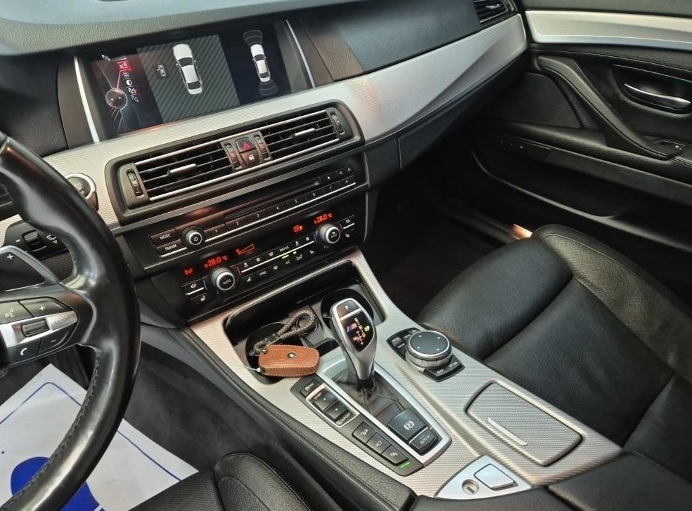 BMW 5시리즈 M550d xDrive 사진 10