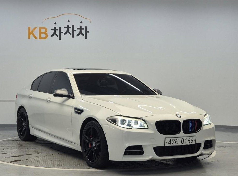 BMW 5시리즈 M550d xDrive 사진 4