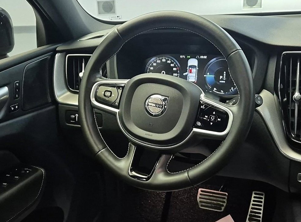볼보 XC60 T8 AWD R-디자인 사진 12
