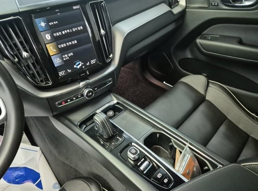 볼보 XC60 T8 AWD R-디자인 사진 13