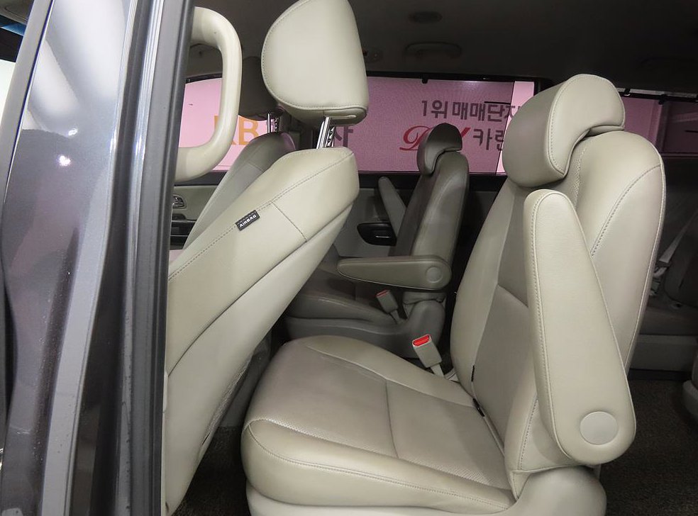 기아 카니발 디젤 9인승 프레스티지 사진 6