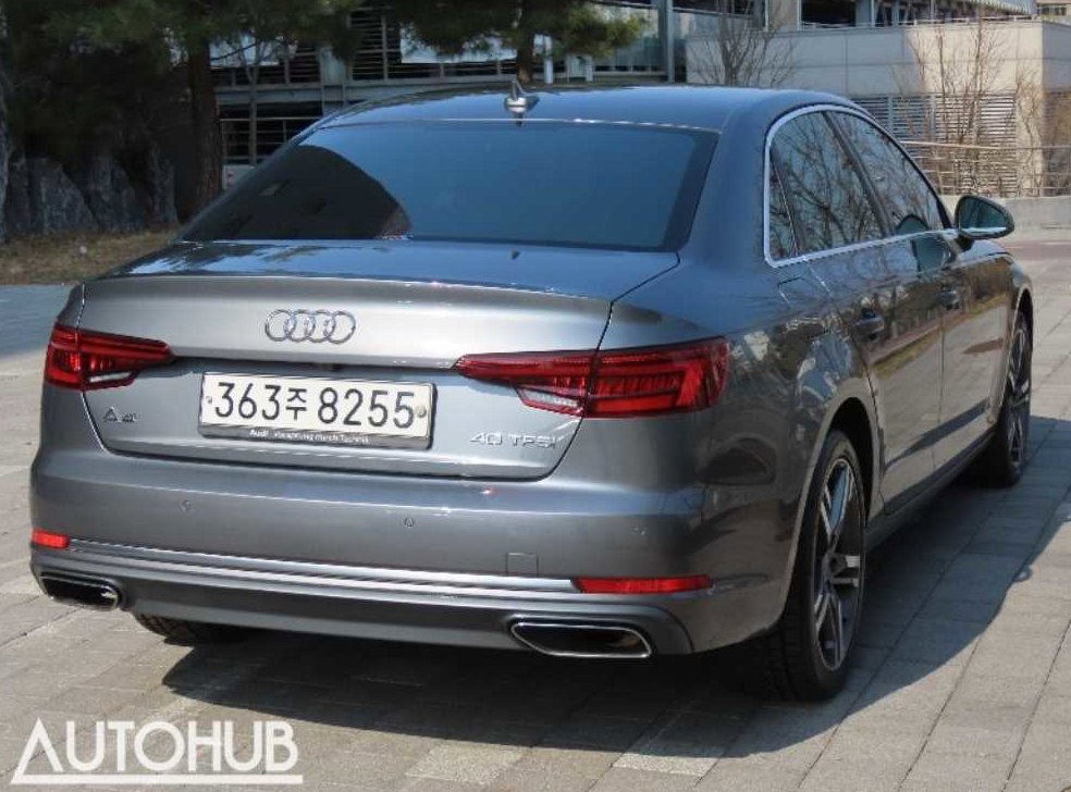 아우디 A4 40 TFSI 사진 3