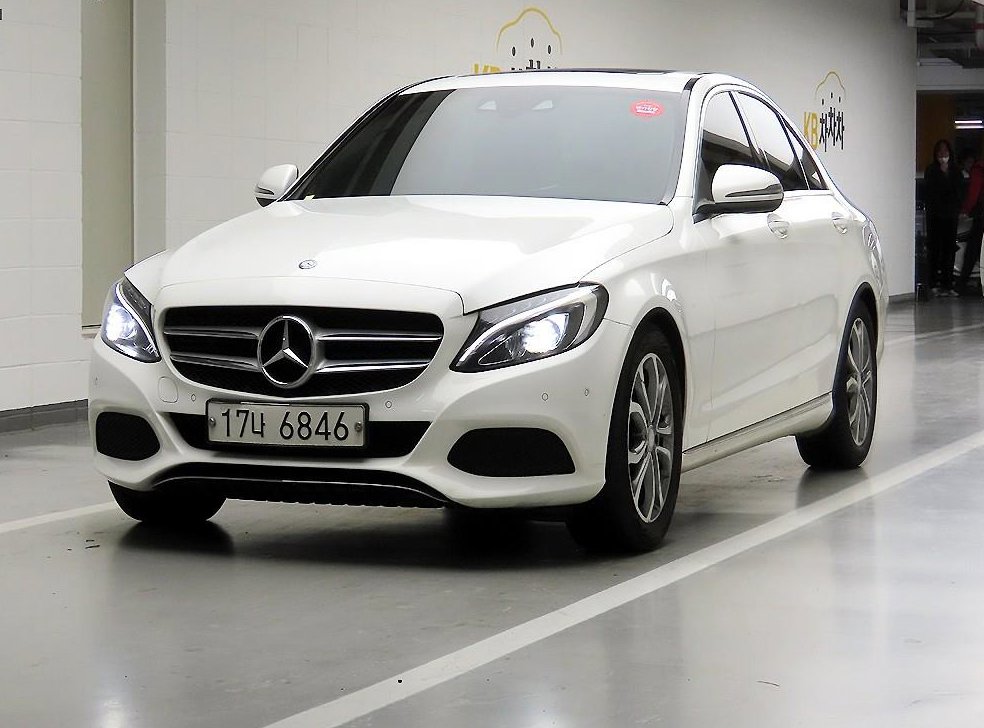 벤츠 C 클래스 C220 d 아방가르드 사진 2
