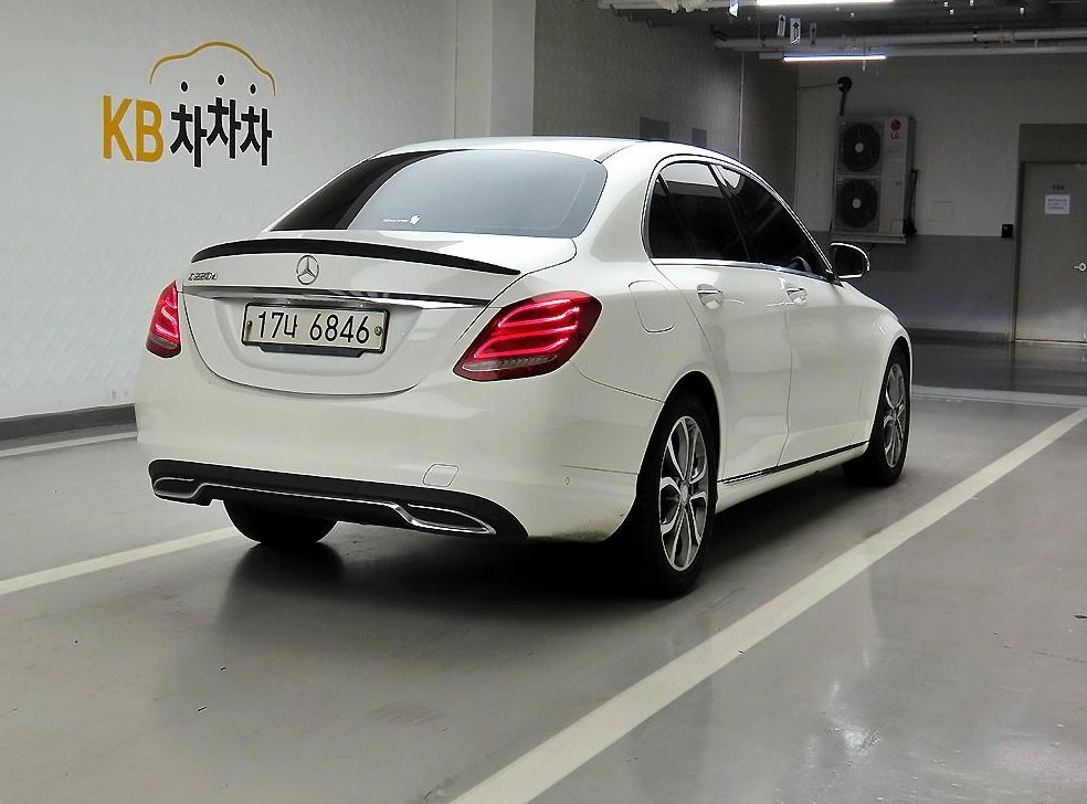벤츠 C 클래스 C220 d 아방가르드 사진 4