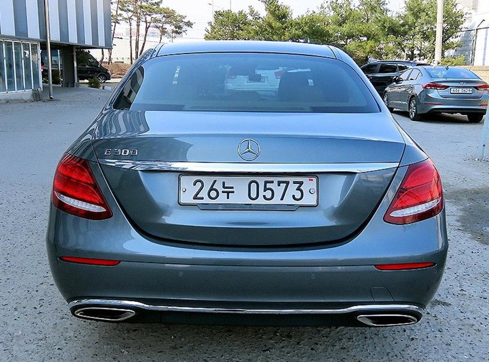 벤츠 E 클래스 E300 익스클루시브 사진 4