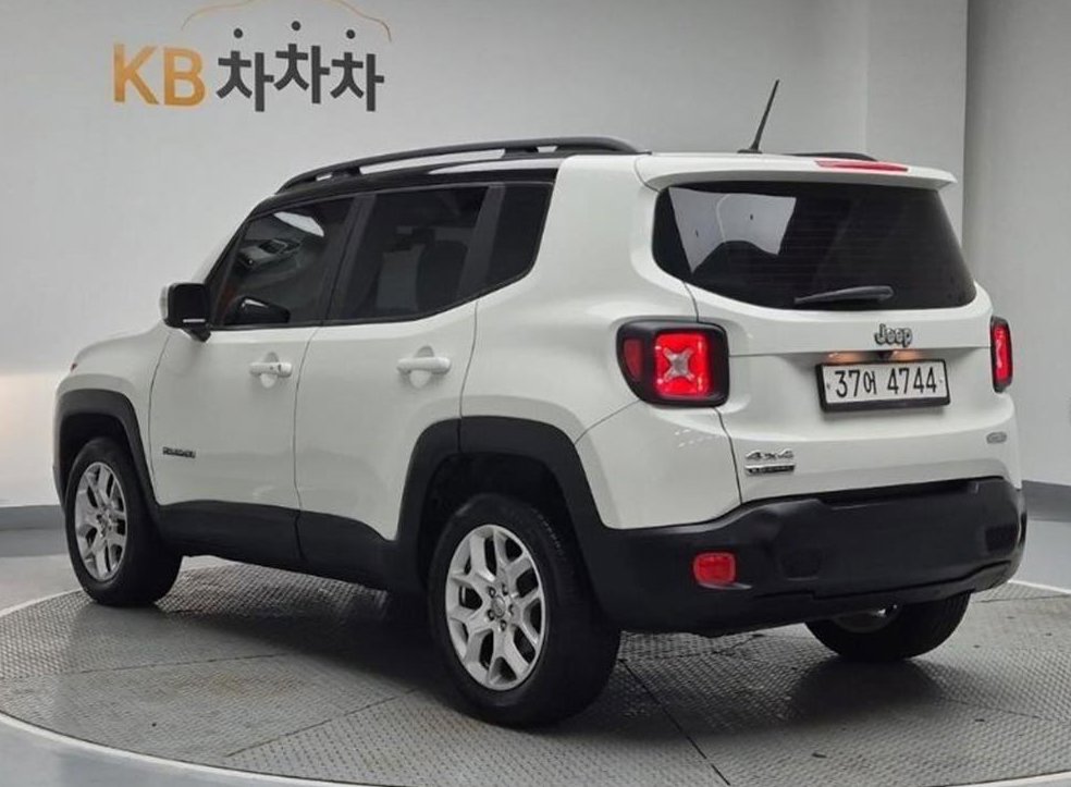 지프 레니게이드 2.0 디젤 론지튜드 AWD 사진 3
