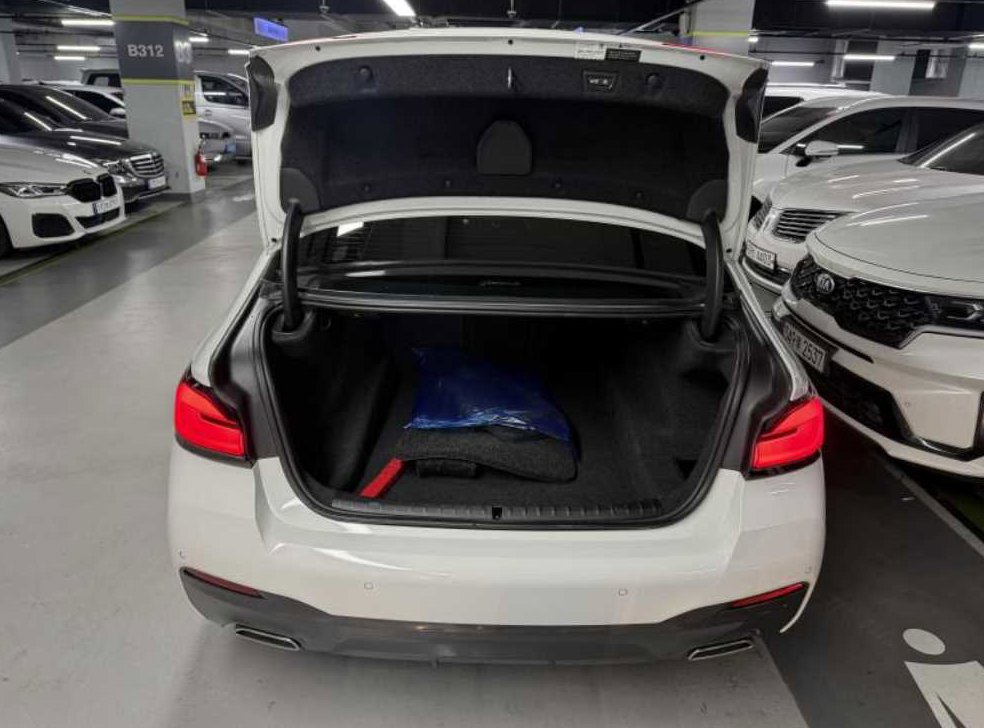 BMW 5시리즈 523d M 스포츠 사진 19