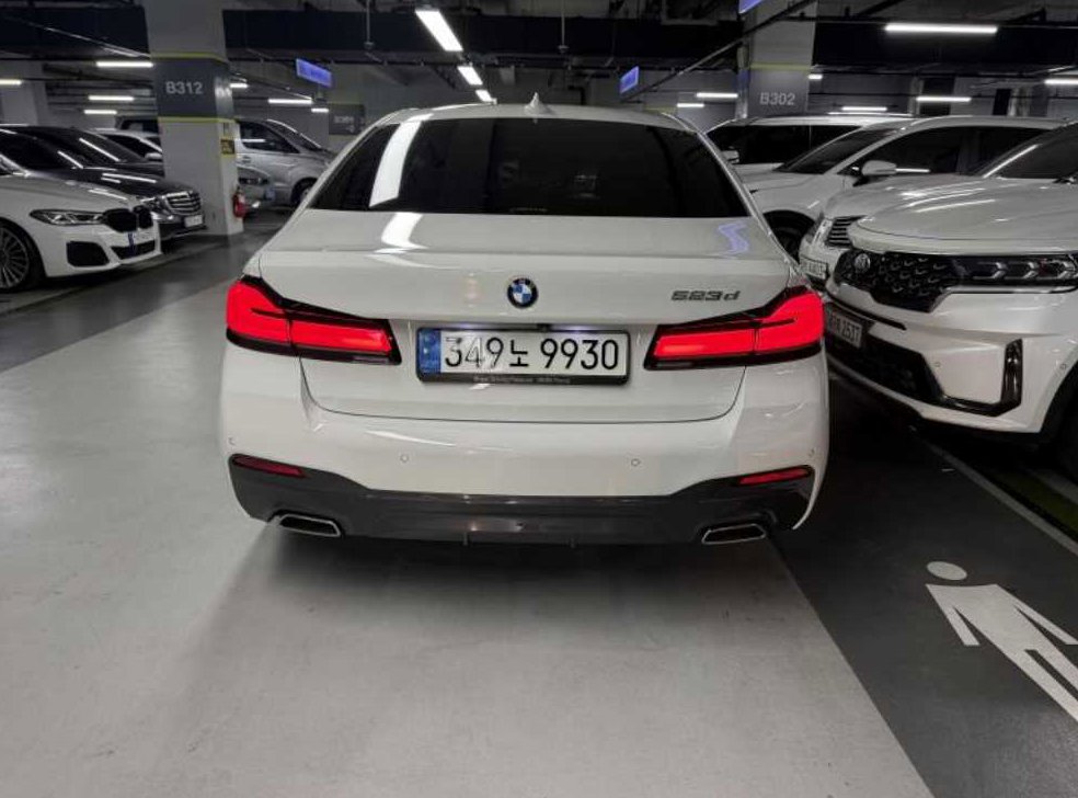 BMW 5시리즈 523d M 스포츠 사진 3