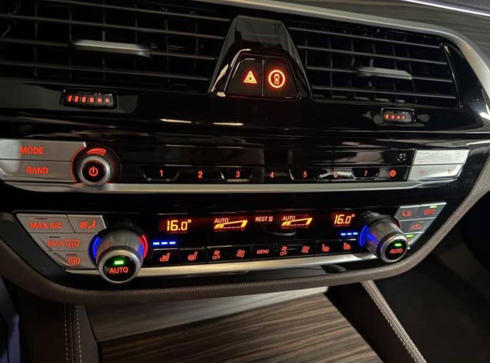 BMW 5시리즈 523d M 스포츠 사진 8