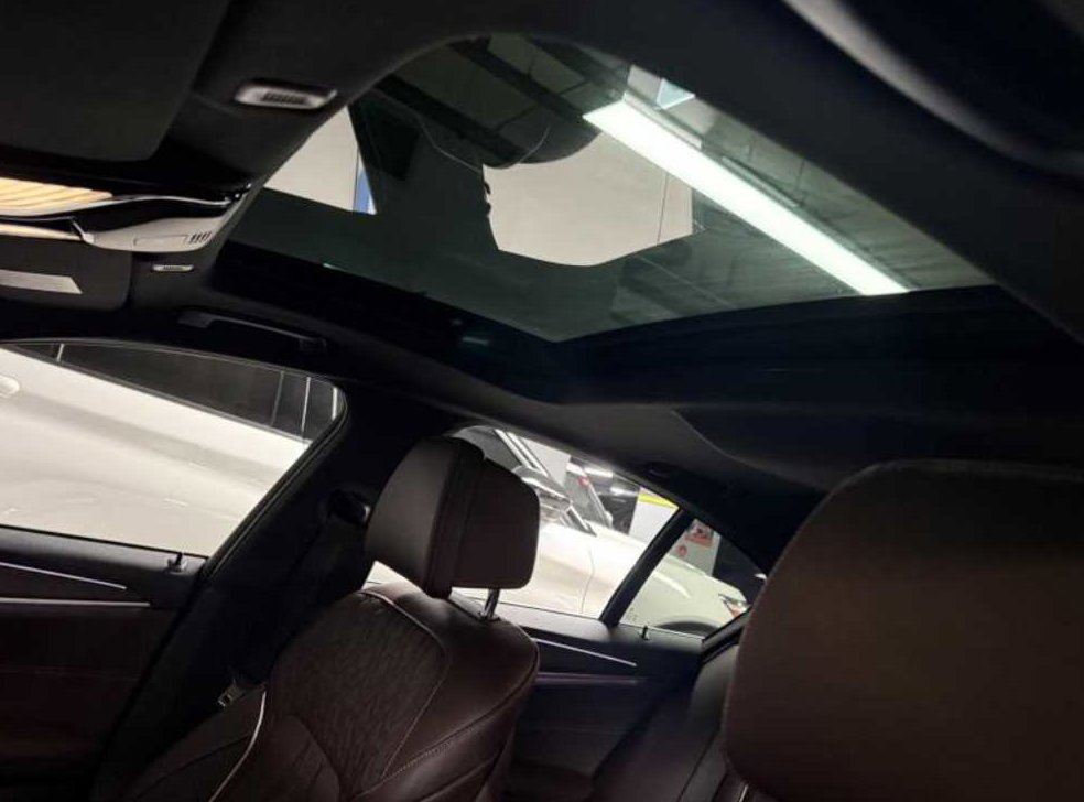 BMW 5시리즈 523d M 스포츠 사진 9