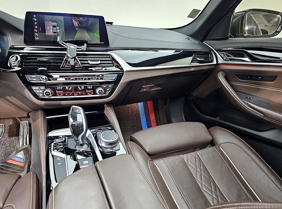 BMW 5시리즈 530i M 스포츠 플러스 사진 10