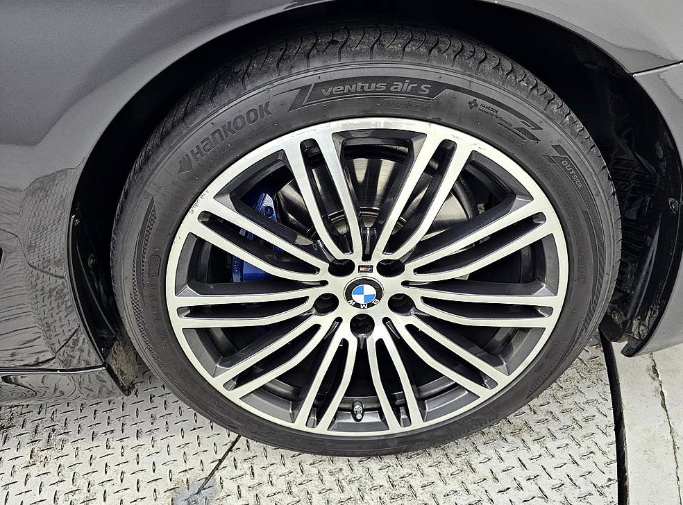 BMW 5시리즈 530i M 스포츠 플러스 사진 20