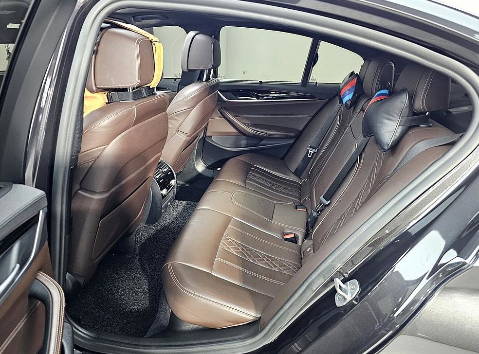 BMW 5시리즈 530i M 스포츠 플러스 사진 9