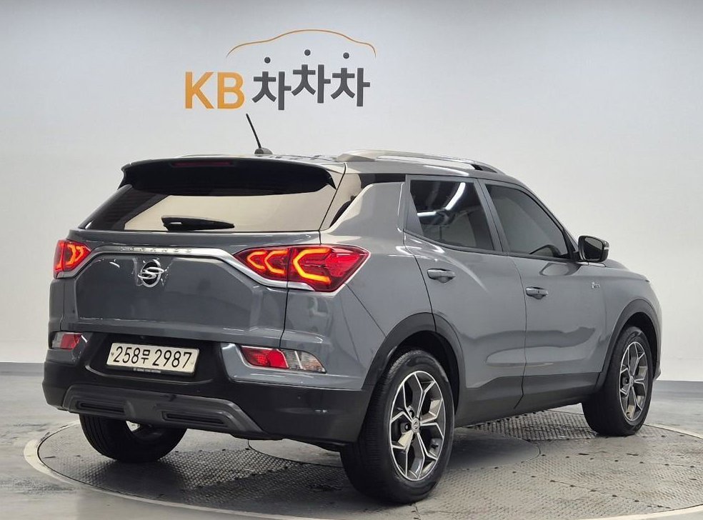 KG모빌리티(쌍용)  코란도 2WD 가솔린 1.5 C5 플러스 사진 3