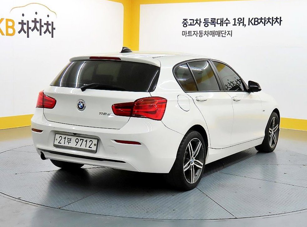 BMW 1시리즈 118d 스포츠 사진 4