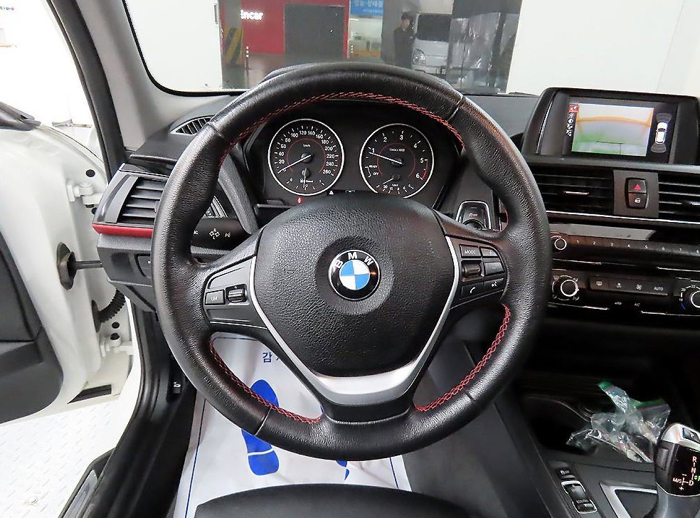 BMW 1시리즈 118d 스포츠 사진 9