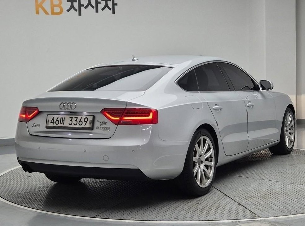 아우디 A5 2.0 TDI 콰트로 다이나믹 스포츠백 사진 4