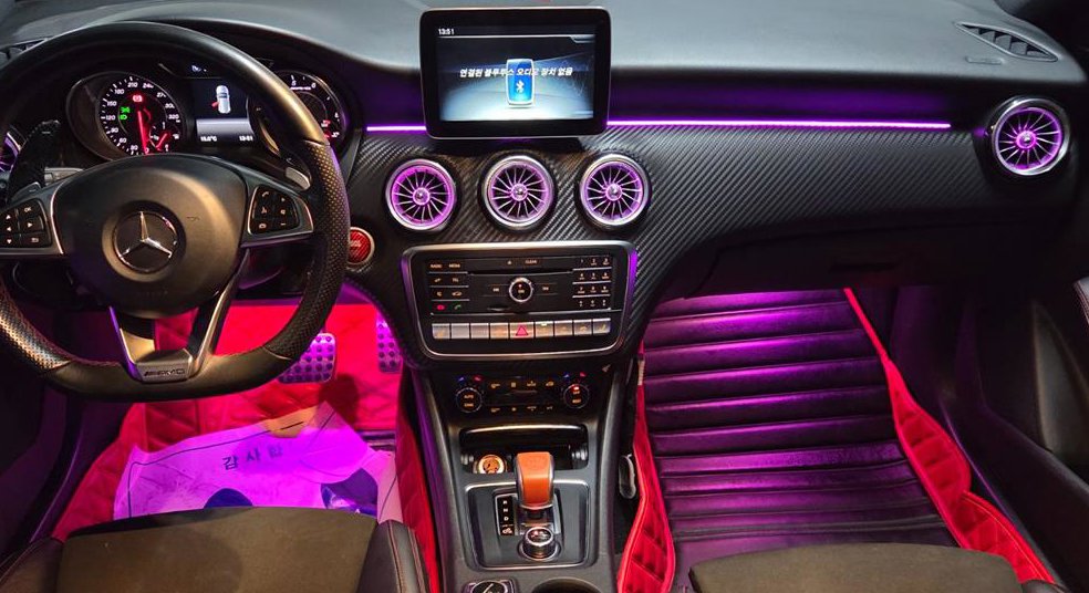 벤츠 A 클래스 A45 AMG 4MATIC 사진 9