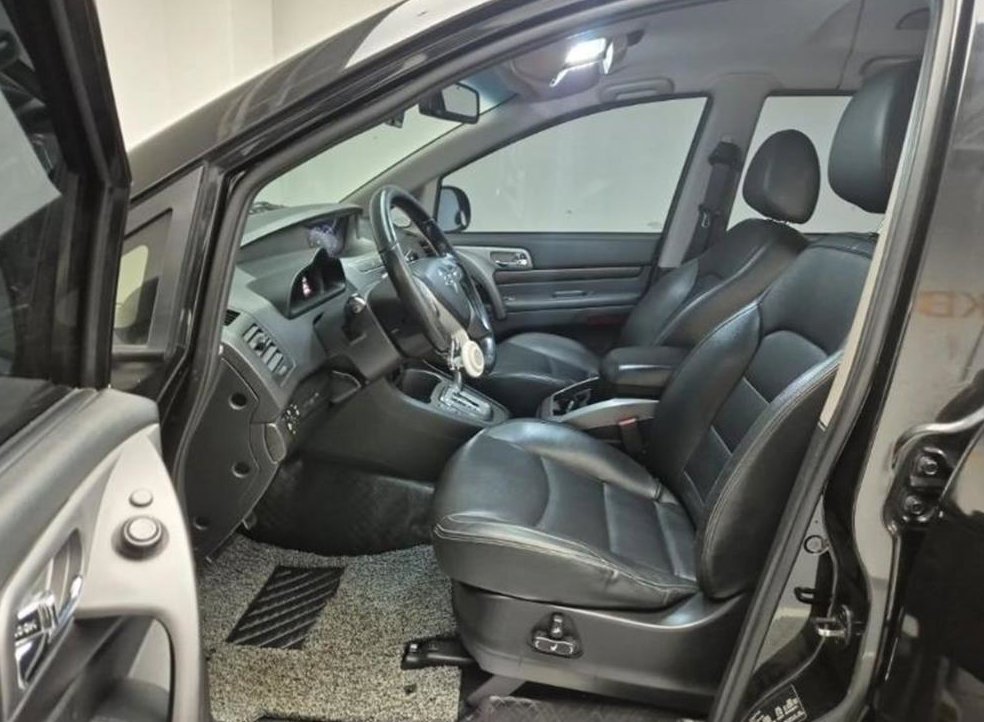 KG모빌리티(쌍용)  코란도 4WD 샤토 사진 11