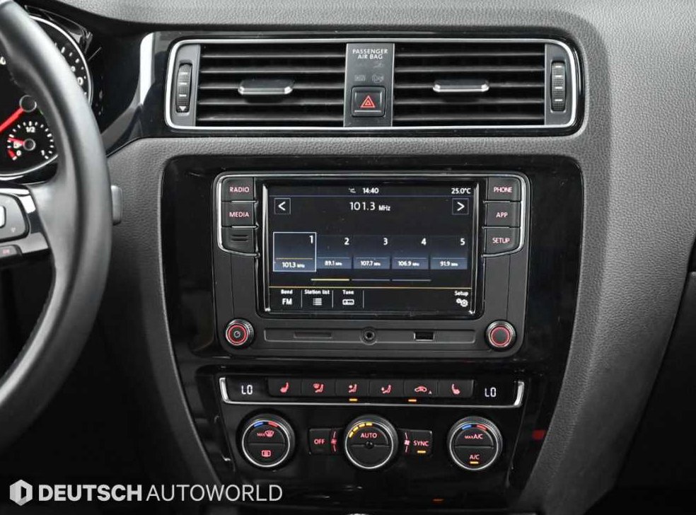 폭스바겐 제타 2.0 TDI 블루모션 프리미엄 사진 14