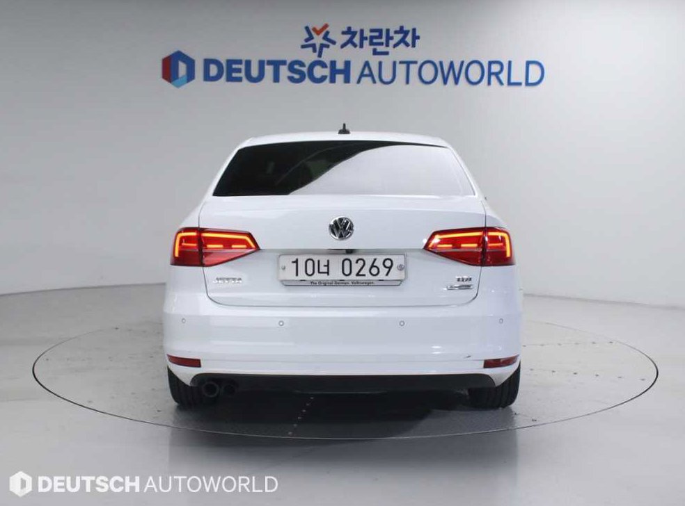 폭스바겐 제타 2.0 TDI 블루모션 프리미엄 사진 4