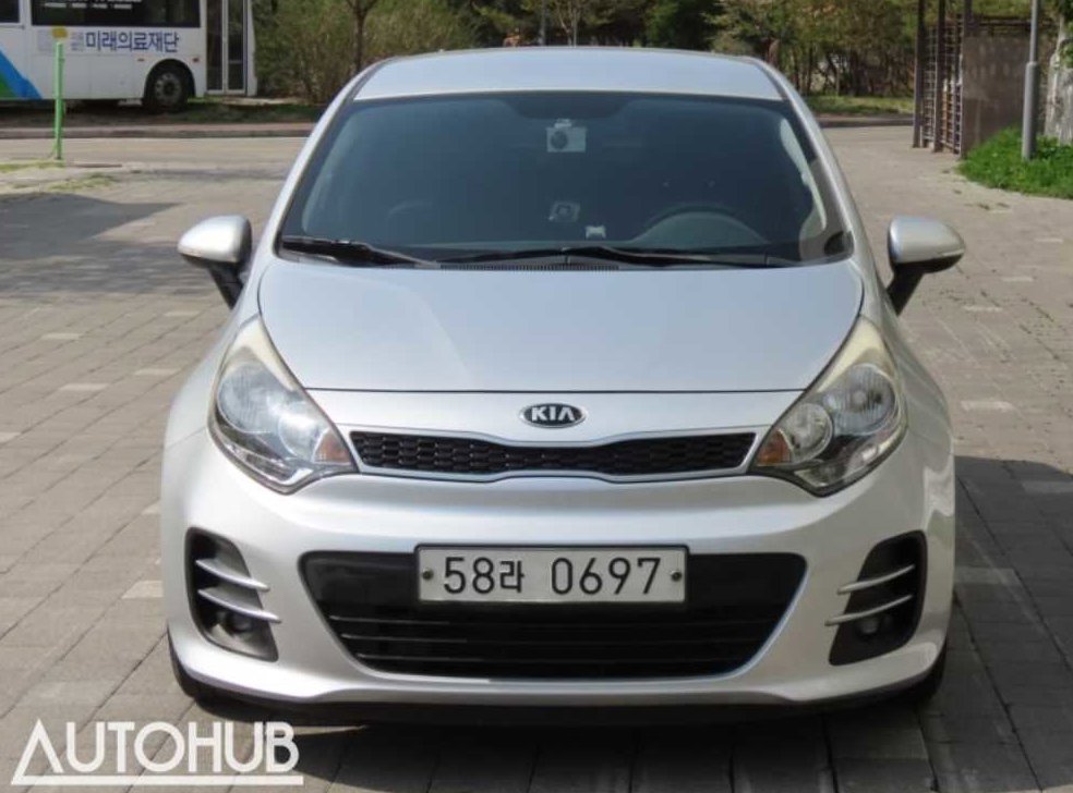 기아 프라이드 5DR 1.4 MPI 트렌디