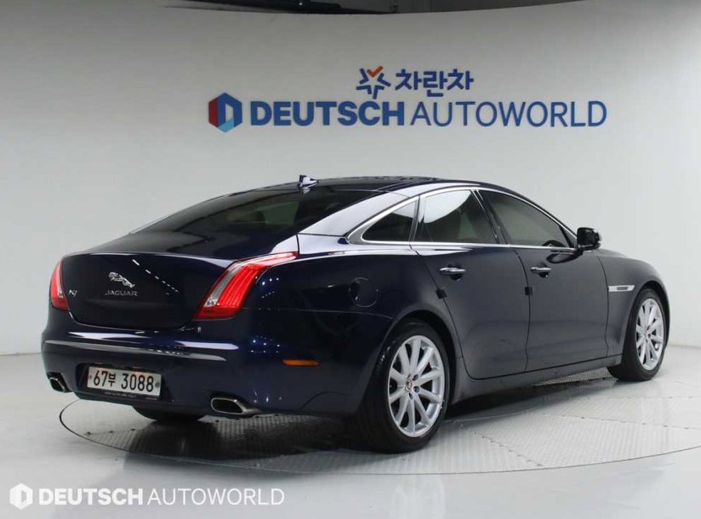 재규어 XJ 3.0D 사진 2