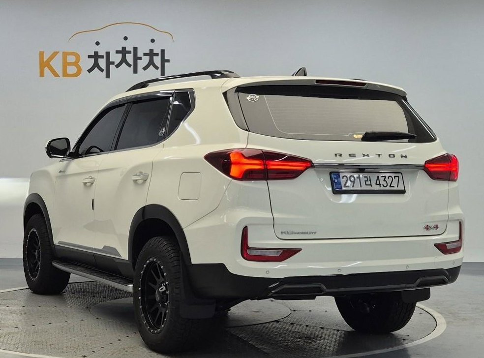KG모빌리티(쌍용)  렉스턴 디젤 2.2 4WD 시그니처 사진 2