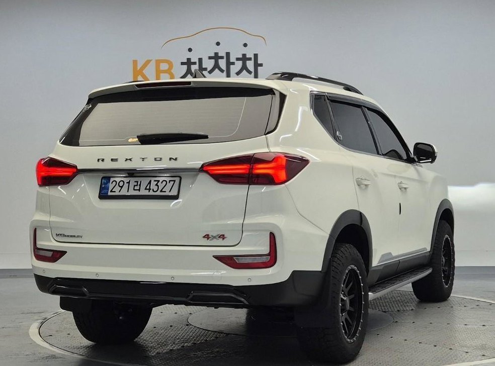 KG모빌리티(쌍용)  렉스턴 디젤 2.2 4WD 시그니처 사진 3