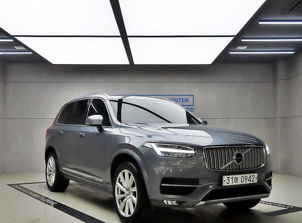 볼보 XC90 2.0 D5 AWD