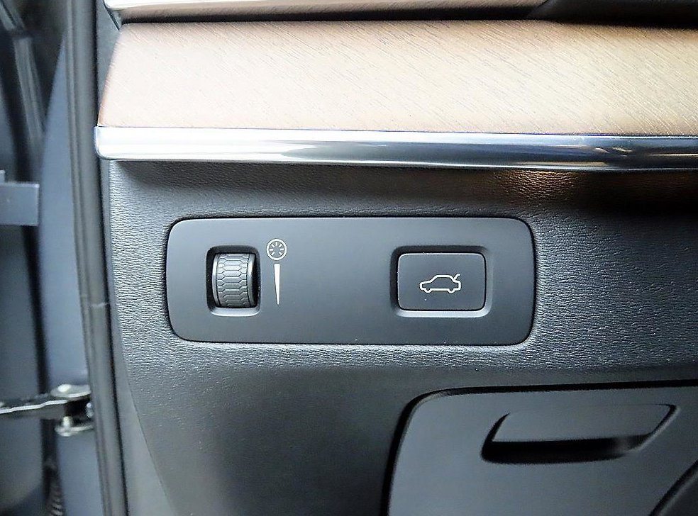 볼보 XC90 2.0 D5 AWD 사진 12