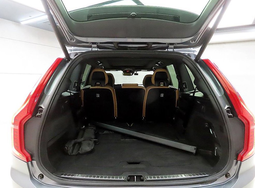 볼보 XC90 2.0 D5 AWD 사진 18