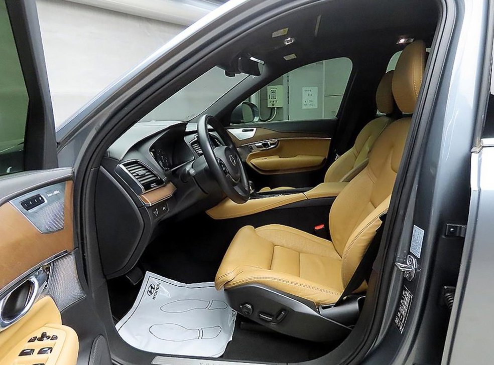 볼보 XC90 2.0 D5 AWD 사진 5