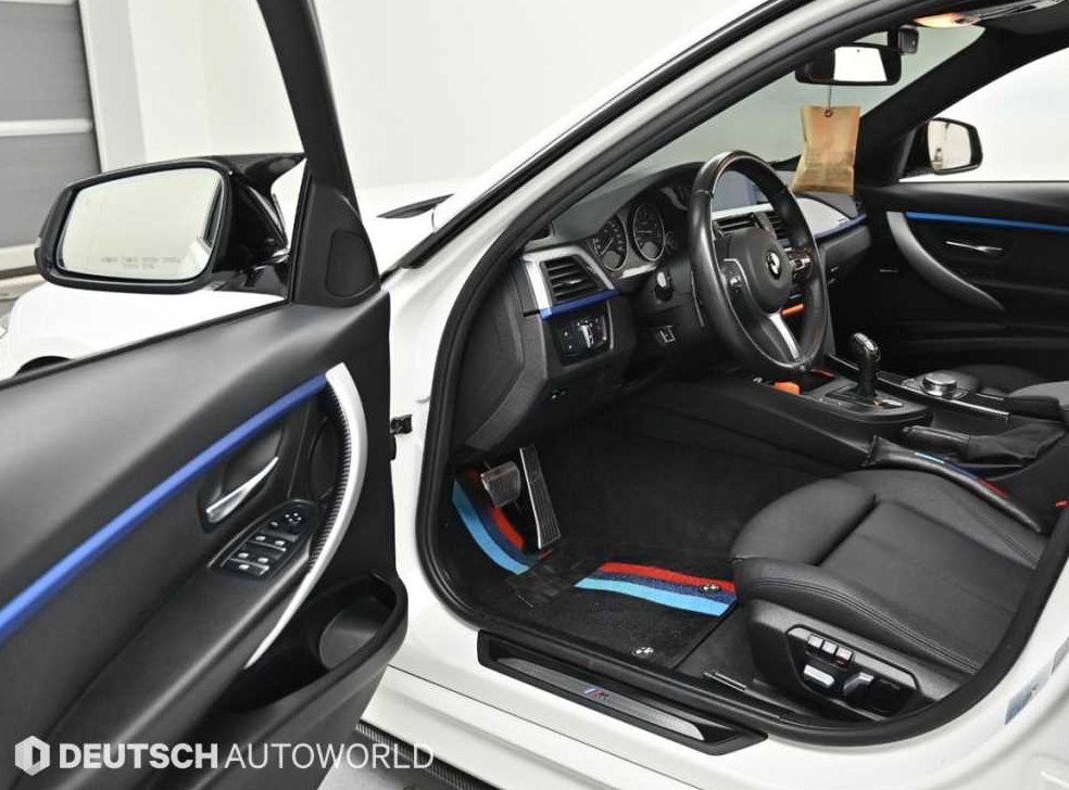 BMW 3시리즈 320i M 스포츠 사진 11