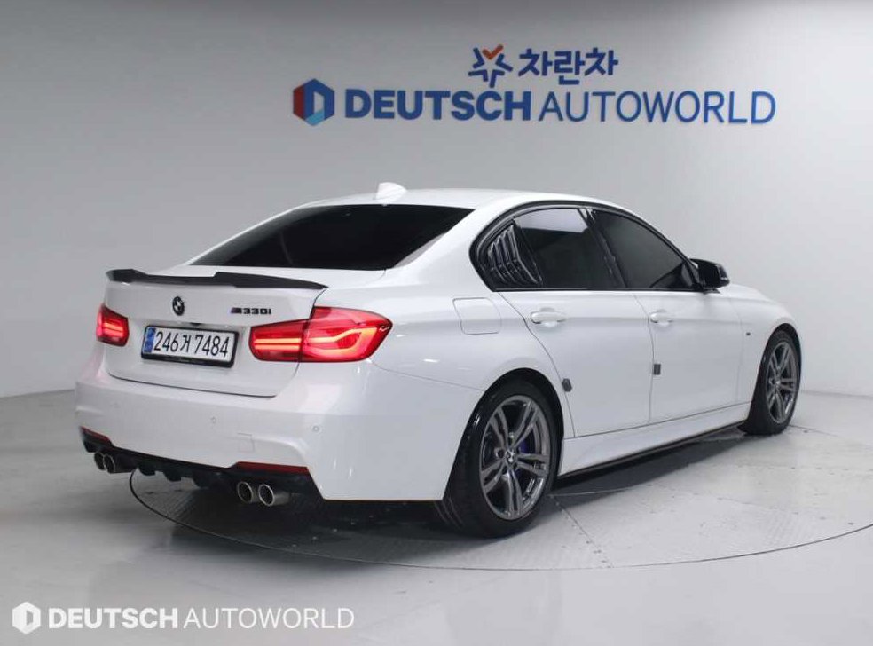 BMW 3시리즈 320i M 스포츠 사진 2