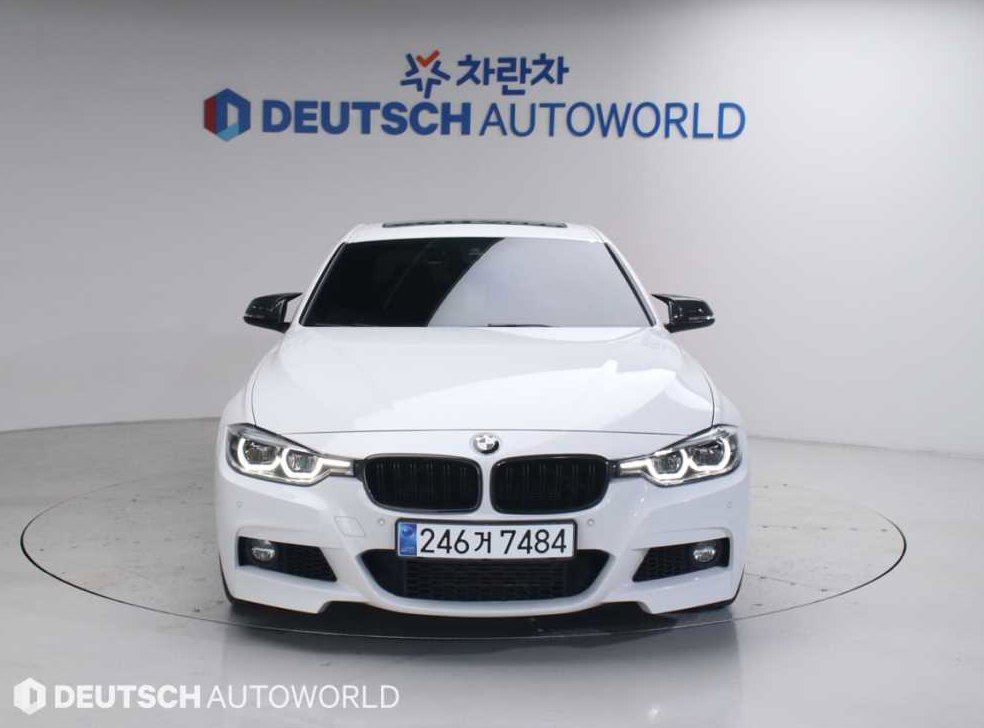 BMW 3시리즈 320i M 스포츠 사진 3