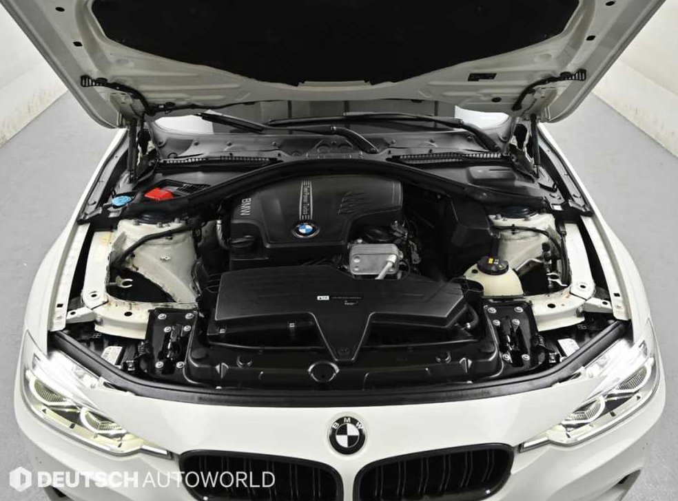 BMW 3시리즈 320i M 스포츠 사진 6