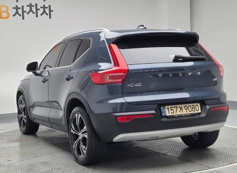 볼보 XC40 B4 AWD 인스크립션 사진 3