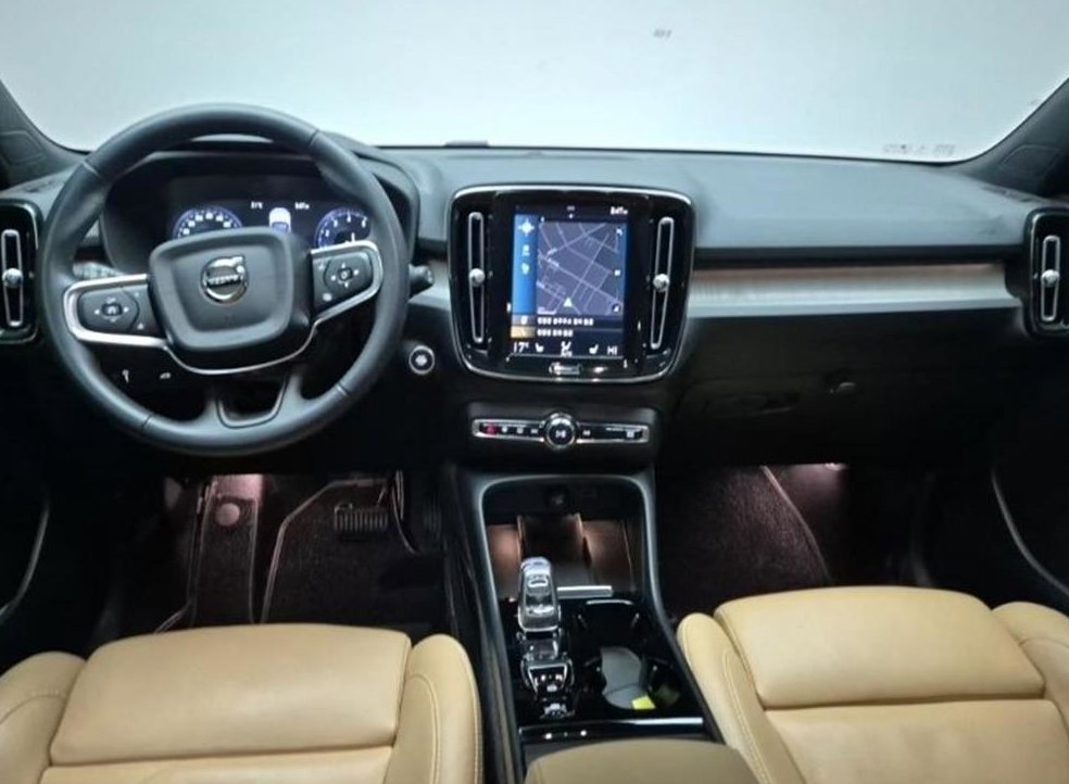 볼보 XC40 B4 AWD 인스크립션 사진 7