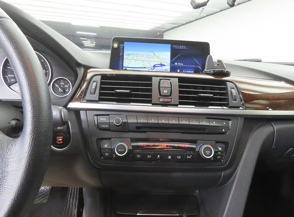 BMW 3시리즈 320d 사진 10