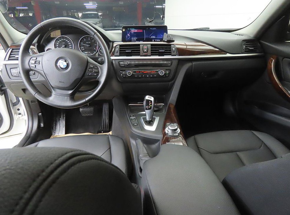 BMW 3시리즈 320d 사진 7
